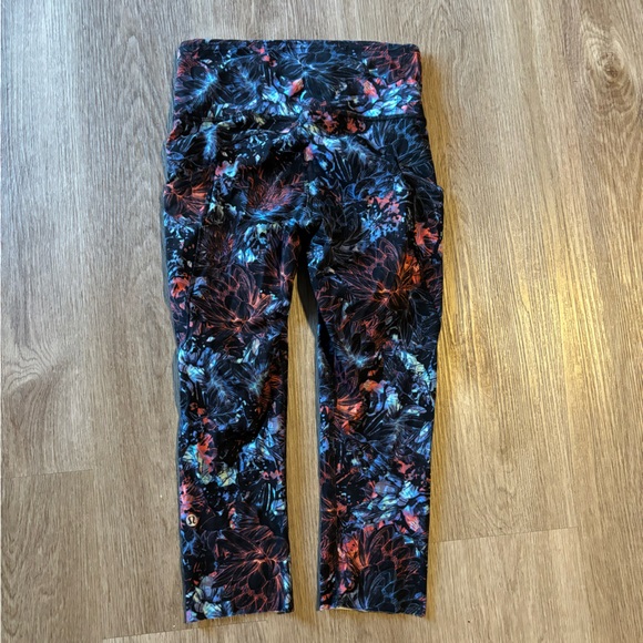 Lululemon Fast & Free Crop II - Picture 9 of 11